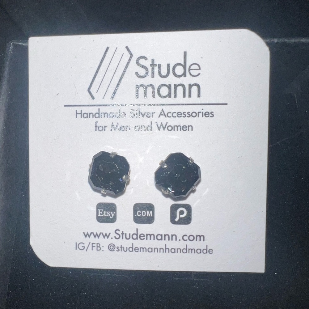 Black earrings studemann